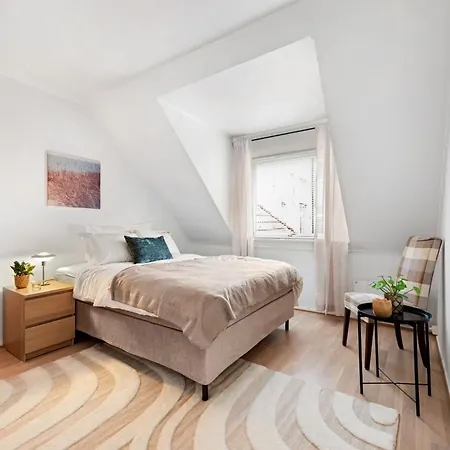 Apartamento Renovated With Mountain Views