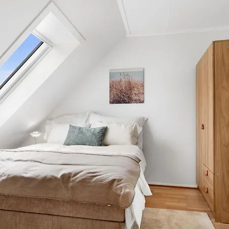 Renovated With Mountain Views * Bergen