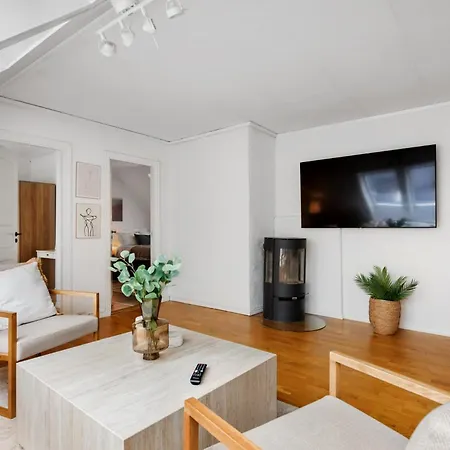 Renovated With Mountain Views Bergen