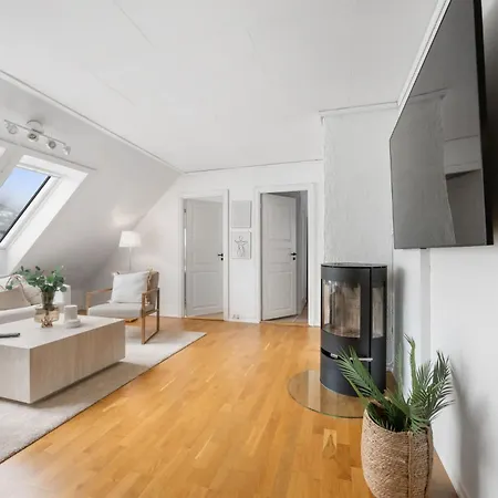 Renovated With Mountain Views * Bergen
